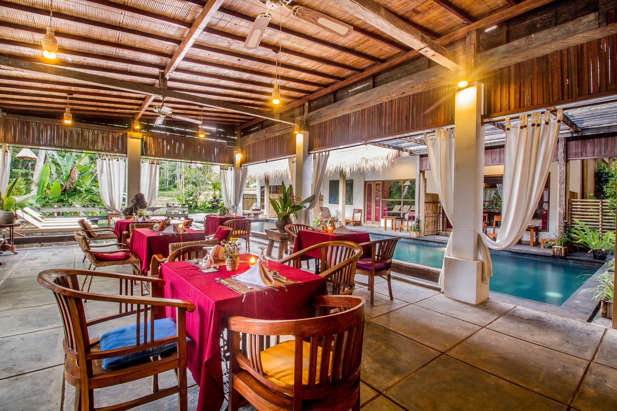 Alam Sembuwuk Holiday park 4*